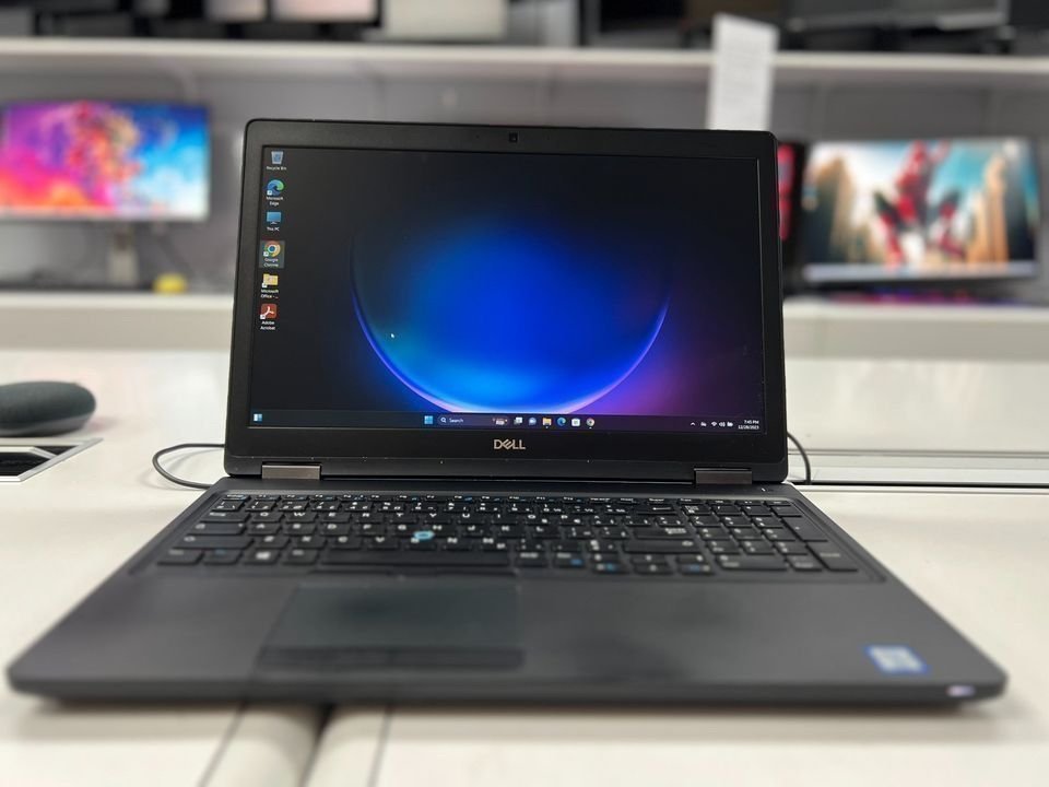 Dell Latitude 3590 | intel i5-7th| 8GB RAM | 256GB SSD |15" 1080P