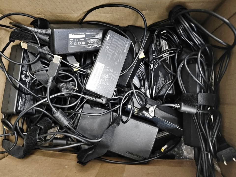 Wholesale for all kinds of laptop original chargers