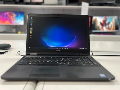 Dell Latitude 3590 | intel i5-7th| 8GB RAM | 256GB SSD |15" 1080P