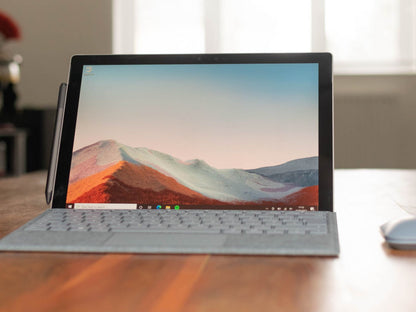 Refurbished - Microsoft Surface Pro 7 12" 2-in-1 Laptop (Intel i7-1065G7/256GB SSD/16GB RAM) - Windows 11 Pro